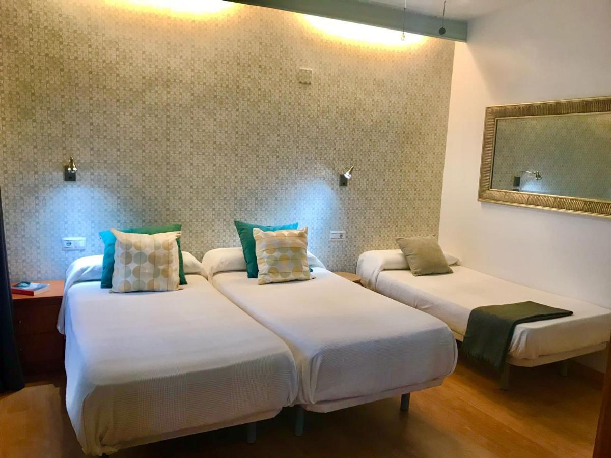 Hostal Guadalupe Τορρεμολίνος Εξωτερικό φωτογραφία