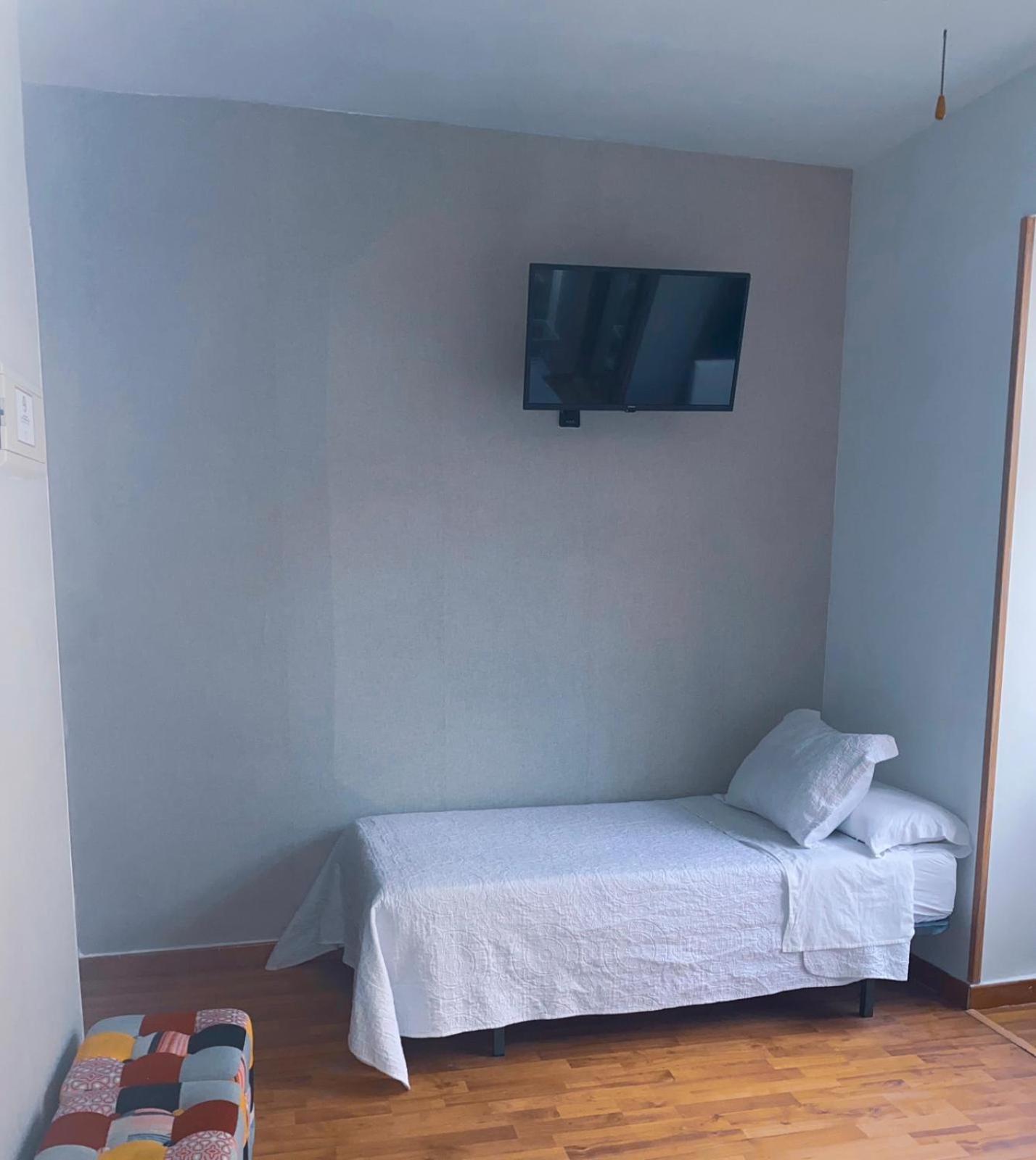 Hostal Guadalupe Τορρεμολίνος Εξωτερικό φωτογραφία