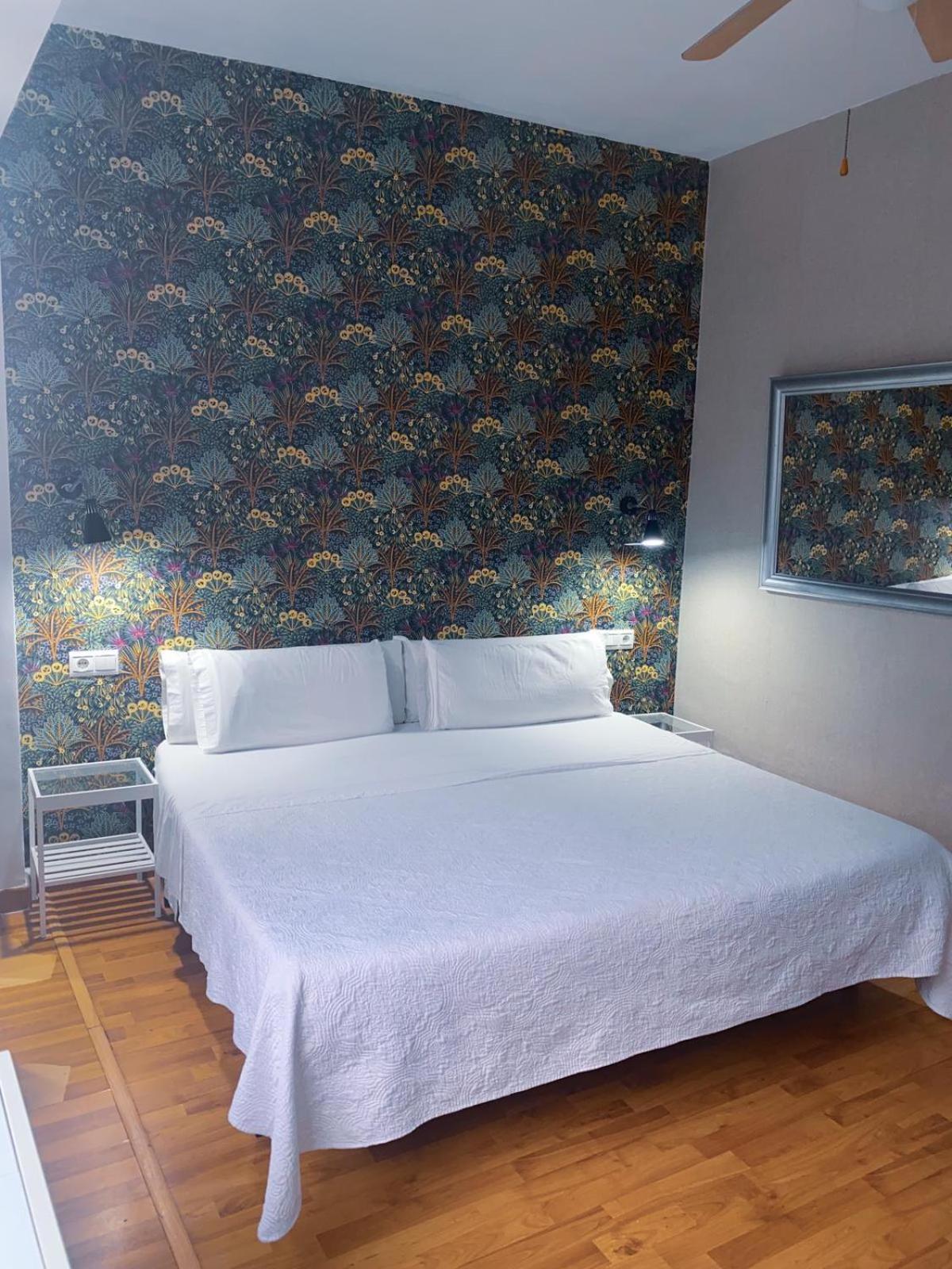 Hostal Guadalupe Τορρεμολίνος Εξωτερικό φωτογραφία