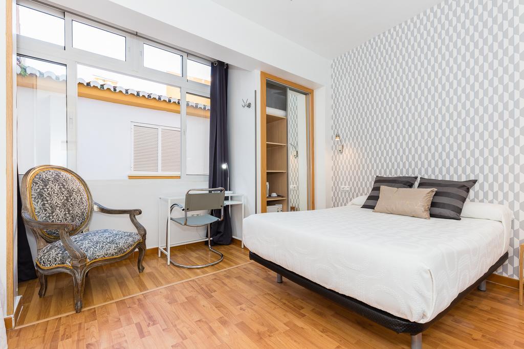 Hostal Guadalupe Τορρεμολίνος Εξωτερικό φωτογραφία