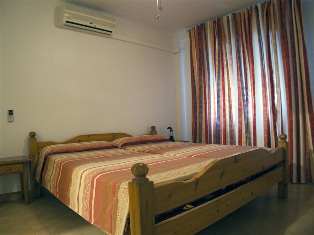 Hostal Guadalupe Τορρεμολίνος Εξωτερικό φωτογραφία