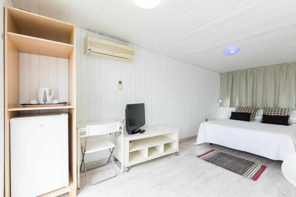 Hostal Guadalupe Τορρεμολίνος Εξωτερικό φωτογραφία