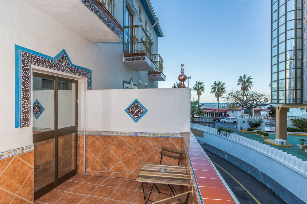 Hostal Guadalupe Τορρεμολίνος Εξωτερικό φωτογραφία