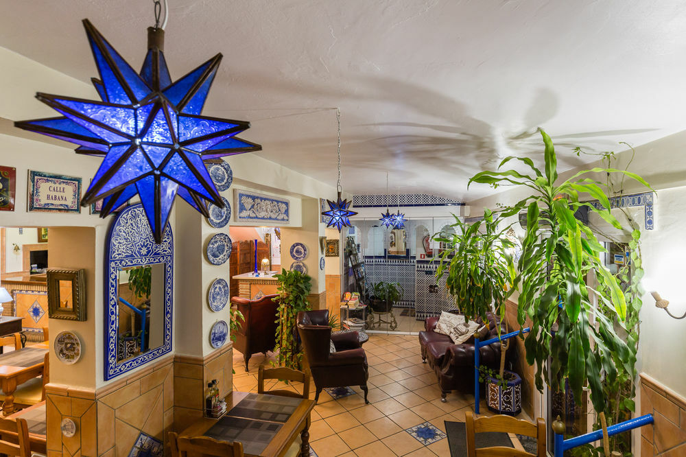 Hostal Guadalupe Τορρεμολίνος Εξωτερικό φωτογραφία