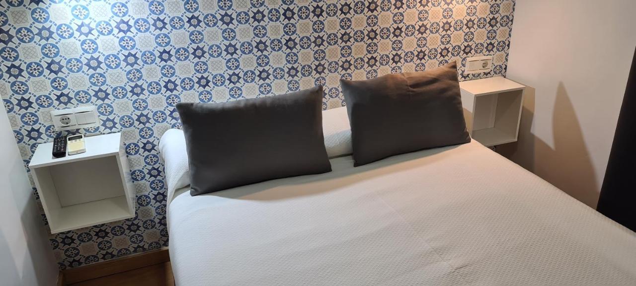 Hostal Guadalupe Τορρεμολίνος Εξωτερικό φωτογραφία